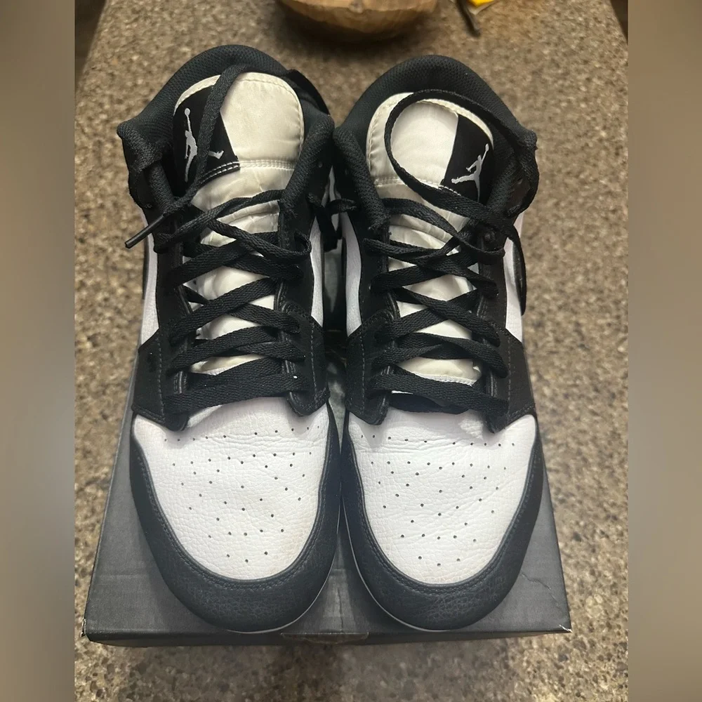 Nike Black & White Jordan 1 Low Football Cleats